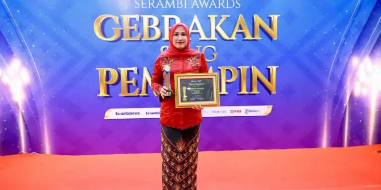 Aktif di Masa Bencana, Kak Na Terima Awards Srikandi Pemulihan Aceh