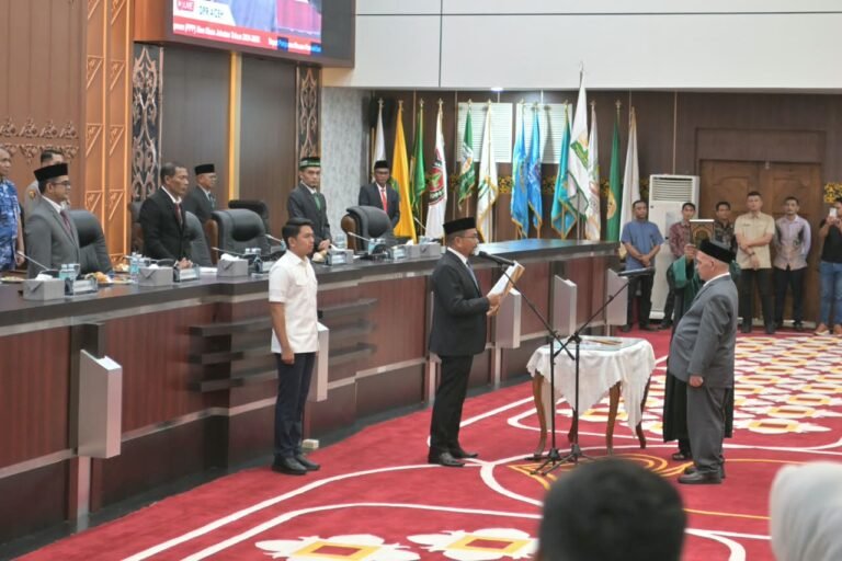 Plt. Sekda Aceh Hadiri Rapat Paripurna DPRA