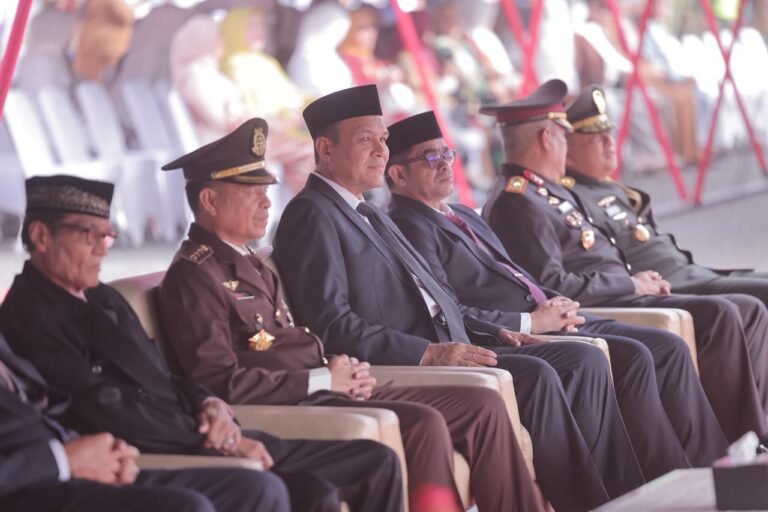 Plt. Sekda Aceh Hadiri Upacara HUT ke-81 TNI di Banda Aceh‎